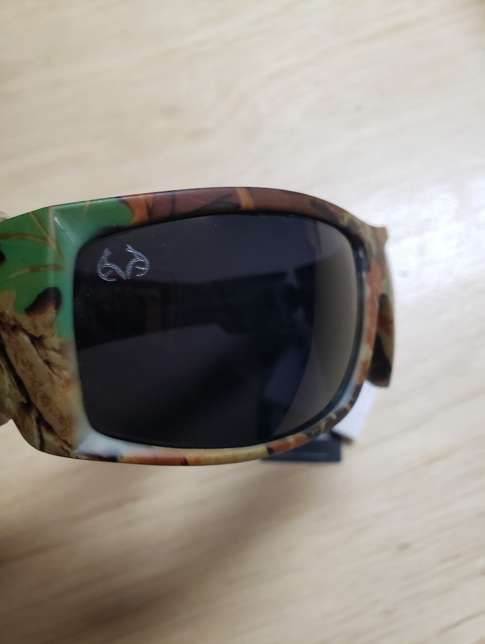Mend Real Tree Camo Frame Wrap Sunglasses with Dark Lenses - Picture 2 of 7